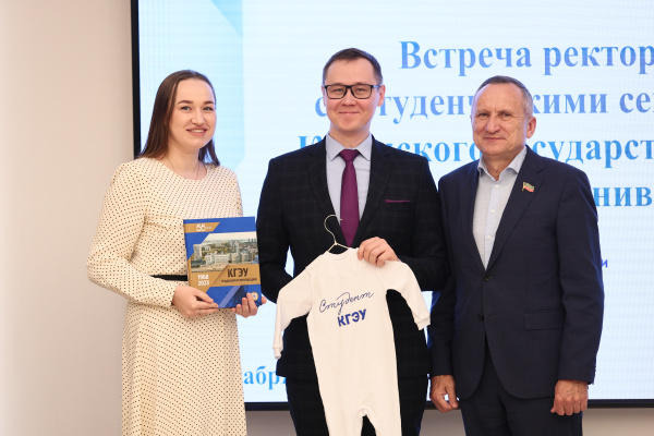 Эдвард Абдуллазянов: Мы обязаны создать в университете комфортную атмосферу для студенческой семьи 