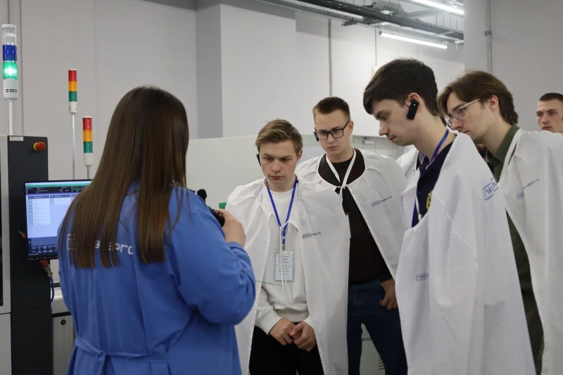Студенты Донецкого национального технического университета успешно завершили стажировку в КГЭУ